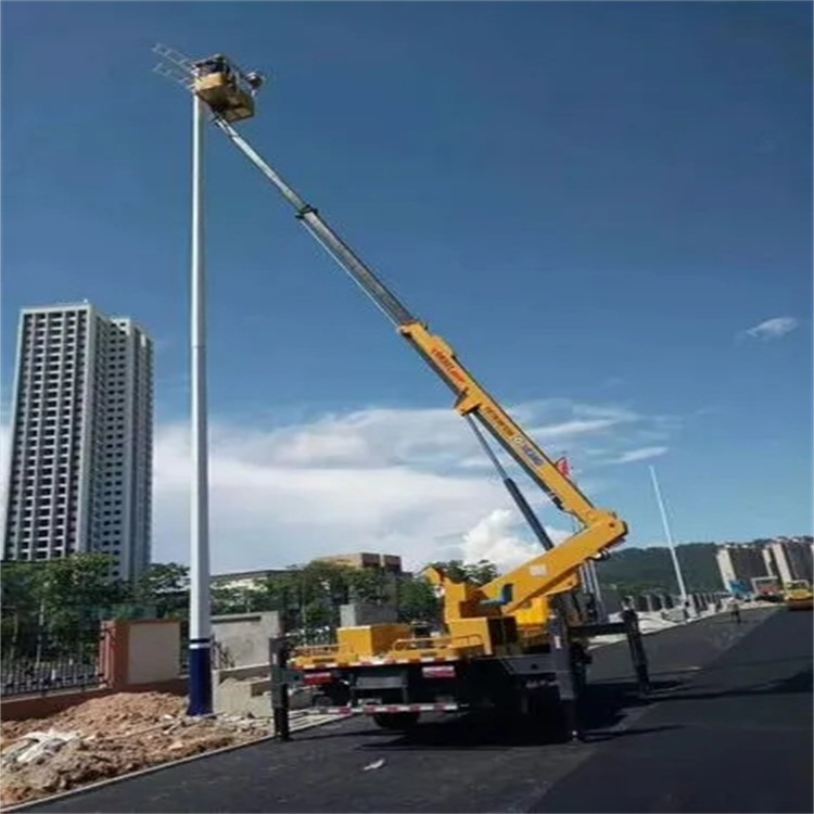 红旗维修路灯的曲臂升降车出租