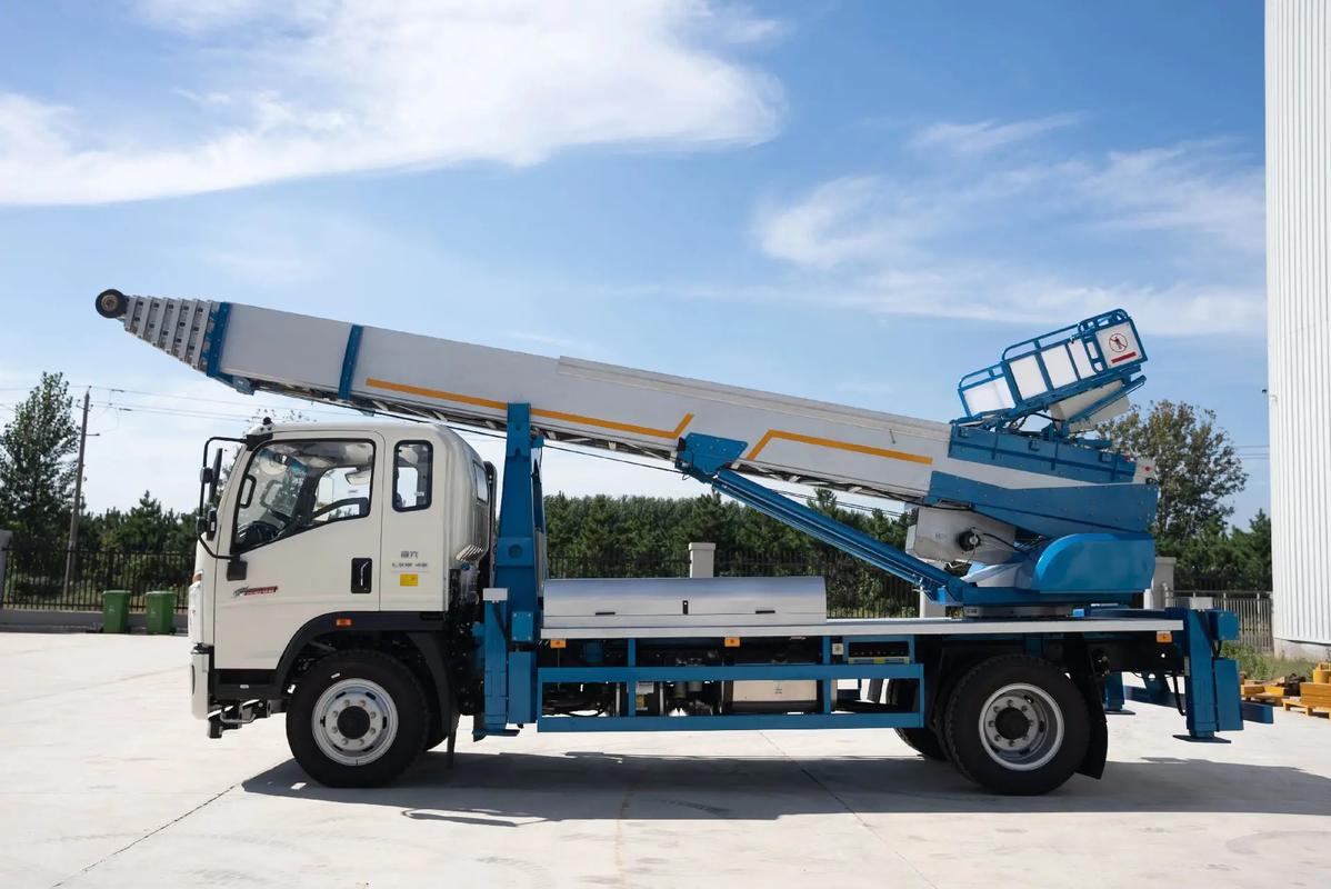 红旗云梯上料车租赁费用