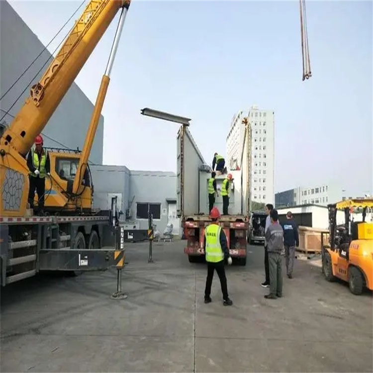 红旗如何找到附近的吊车救援服务