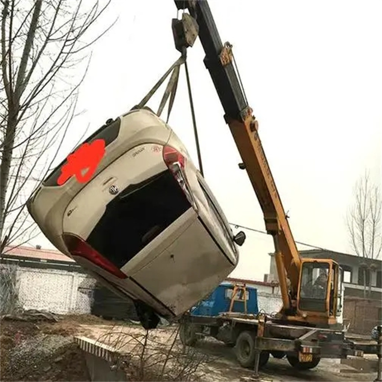 红旗随时待命，吊车24小时道路救援服务全解析